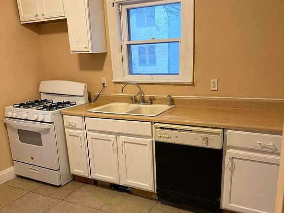 4th image of 3381 E 149th St