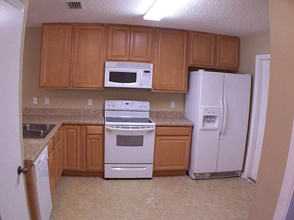 2nd image of 3222 Academy Park Pl