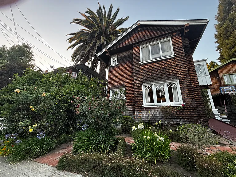 2615 Parker St — Photo 32