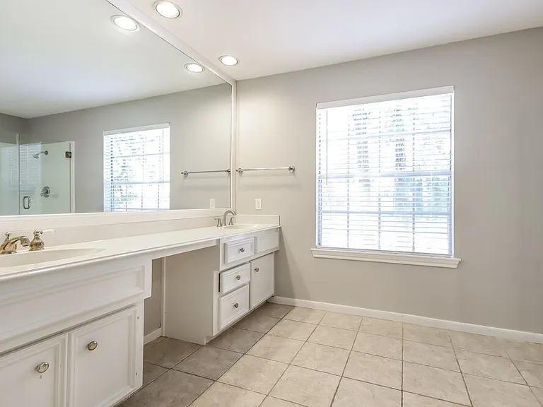 3102 Hickory Falls Dr — Photo 16