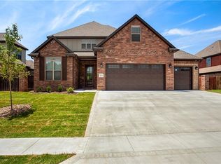 6512 S 48th St, Rogers, AR 72758
