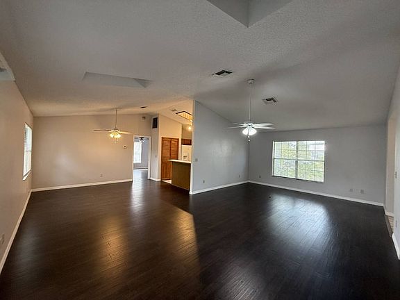 4th image of 1329 Wood Lake Cir