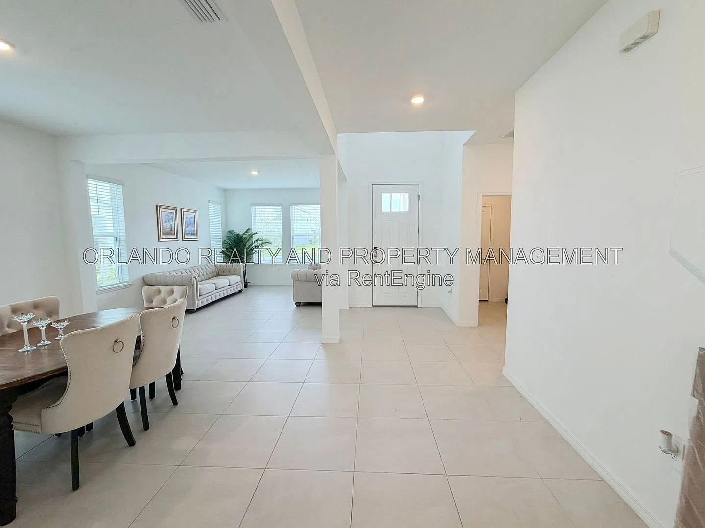 5 bed, 4.0 bath, 3422 sqft, $2,999 — Photo 3