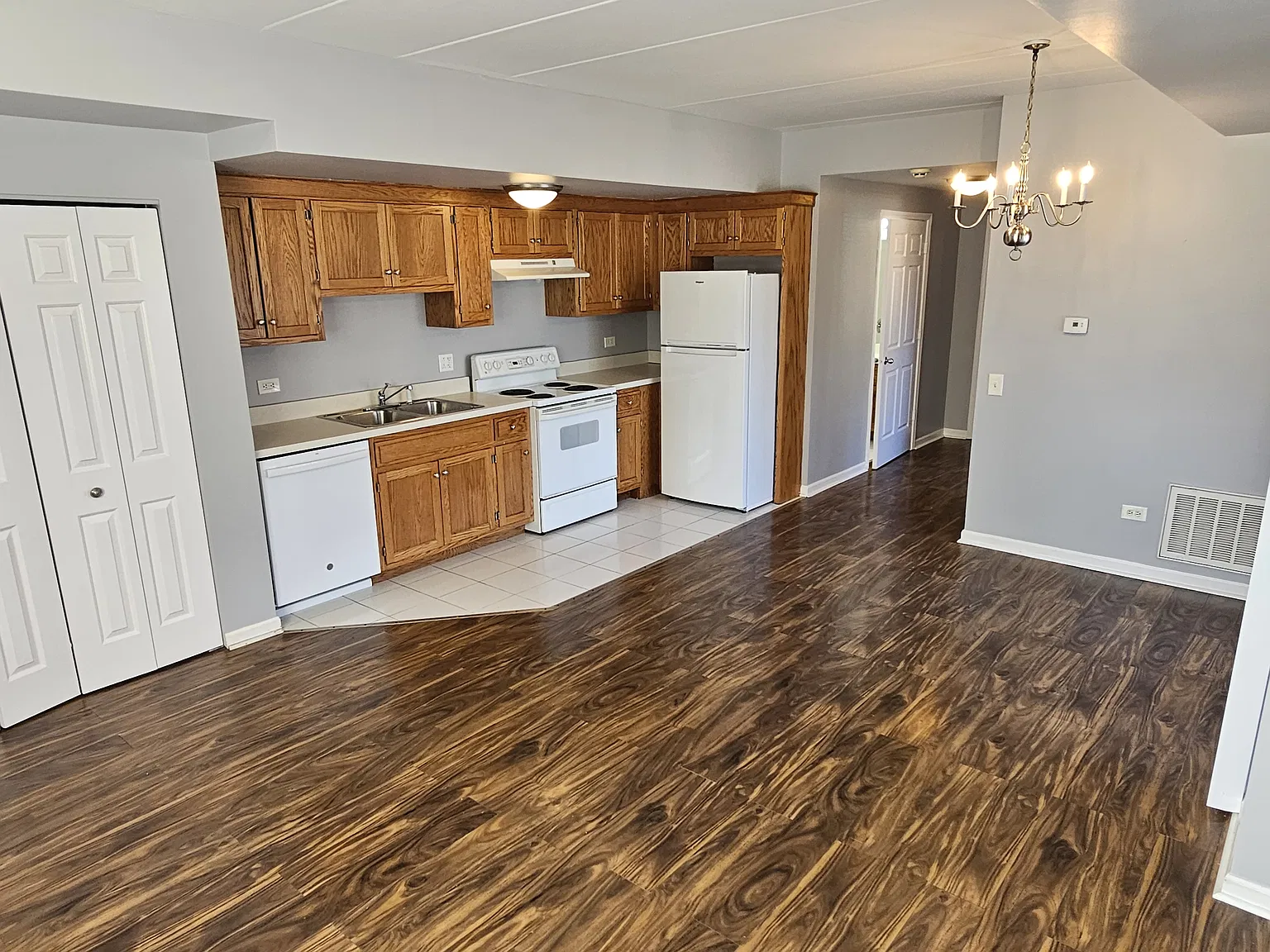 2 bed, $1,950 — Photo 2