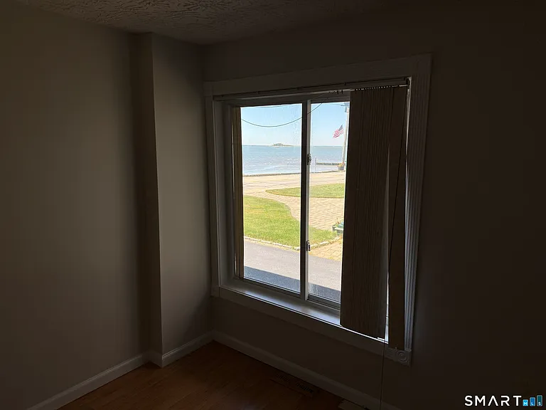 189 Seaside Ave — Photo 4