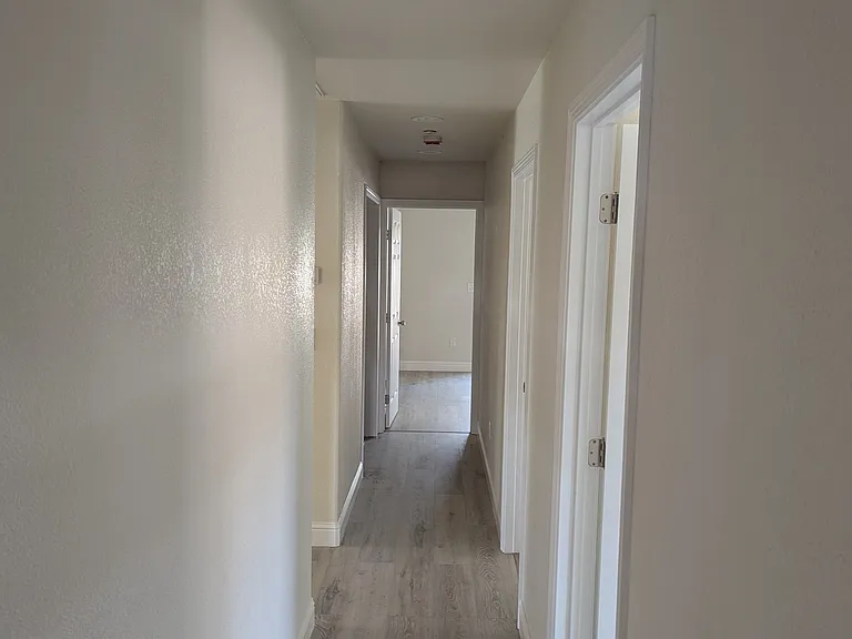 195 Clayton Ave — Photo 4