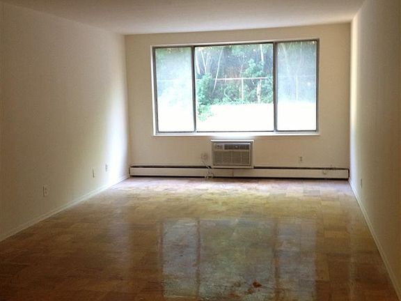 2nd image of 125 Lake St