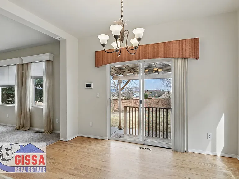5532 Mountain Garland Dr — Photo 19