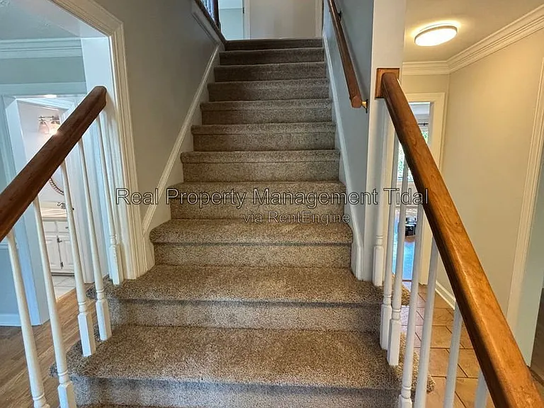 8956 Belgrave Ave — Photo 16