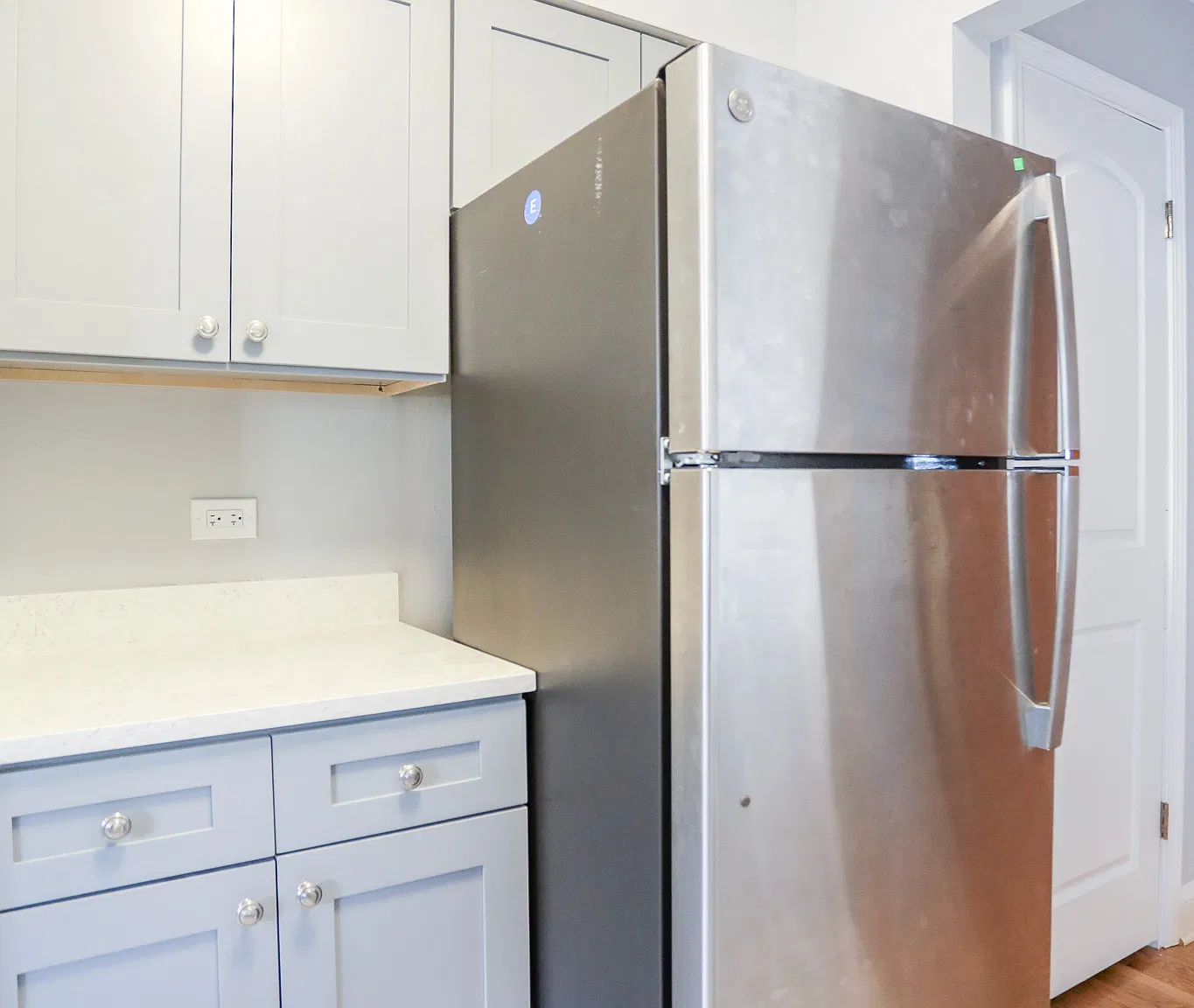 6112 N Kenmore Ave — Photo 2