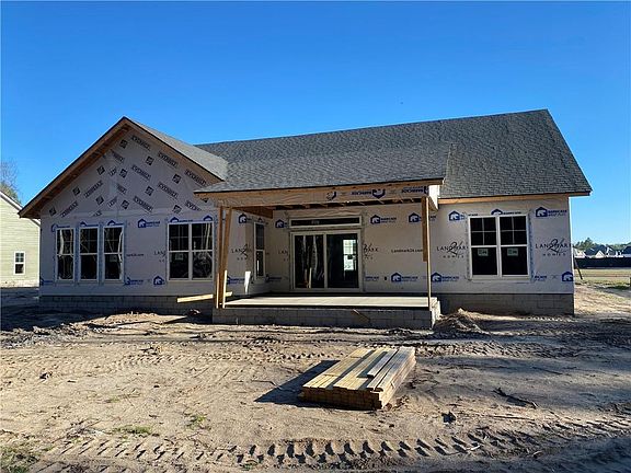 5th image of 366 Belmont Cir