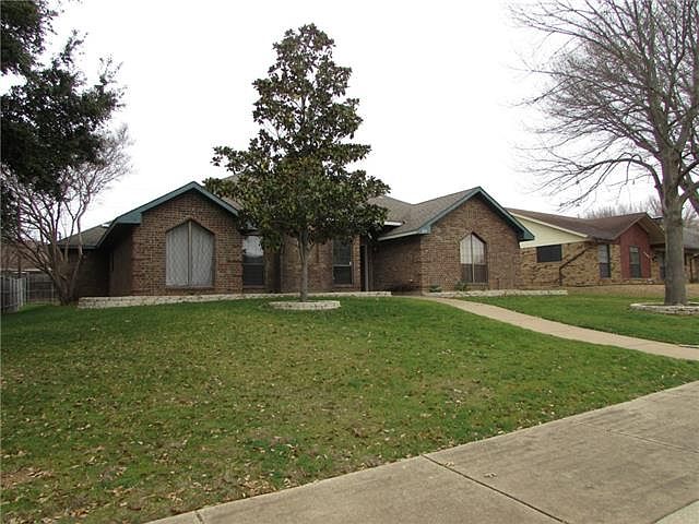 2nd image of 1911 S Hillcroft Dr