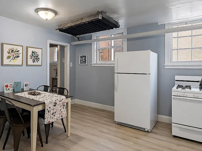 405 E 6th St #6 — Photo 7
