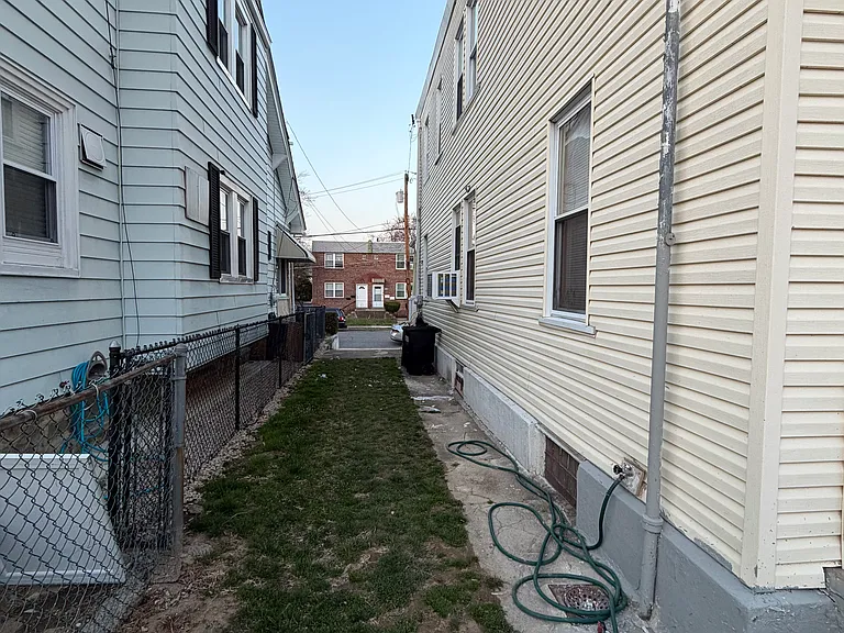 1110 Faunce St — Photo 19