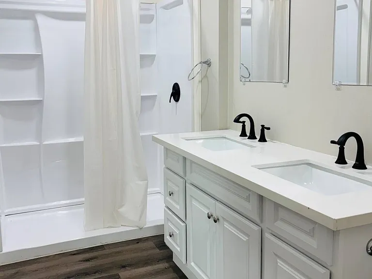 489 Yolanda St — Photo 10