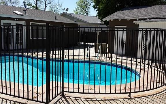 5th image of 24207 Vanowen St