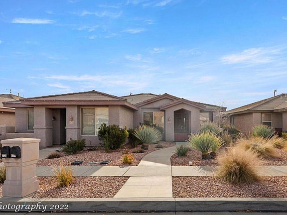 3rd image of 3422 E Hidden Springs Dr