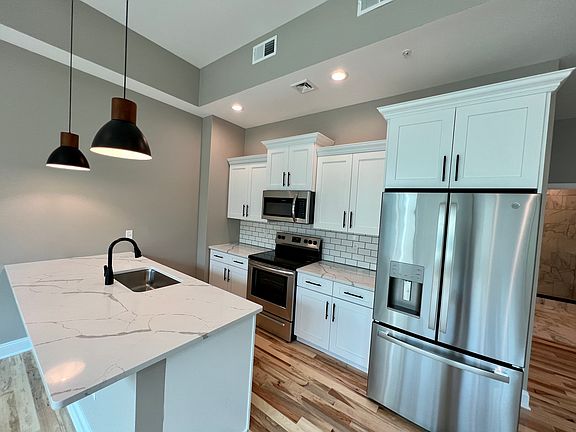 3rd image of 409 Lackawanna Ave APT 417