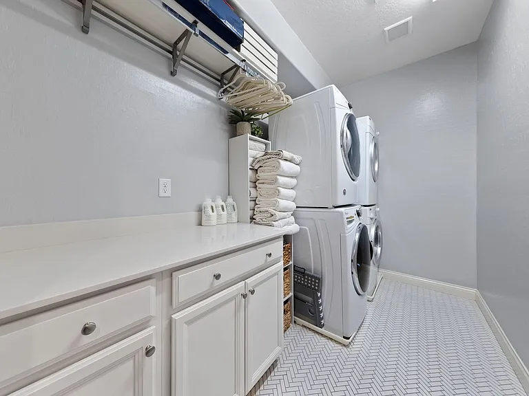 428 Vigo Port St — Photo 35