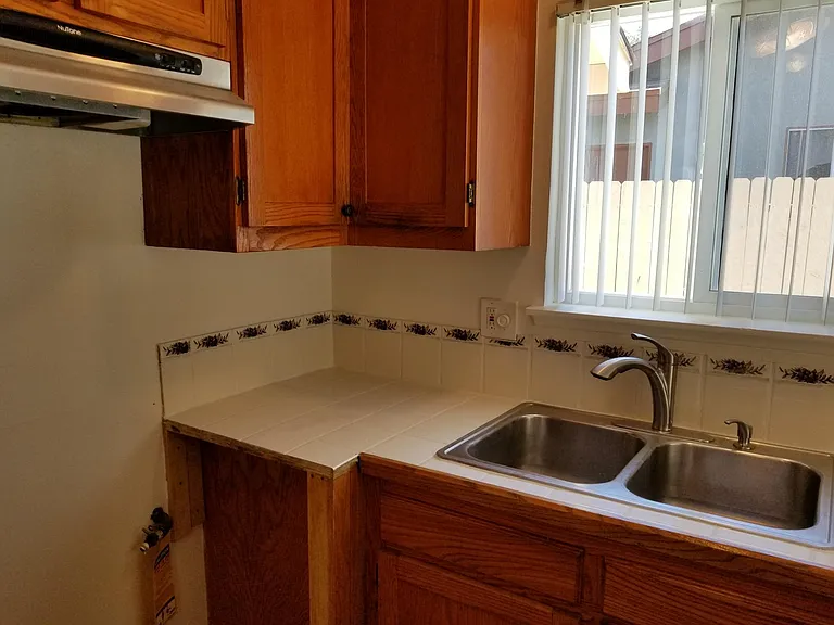 645 Parker St — Photo 23
