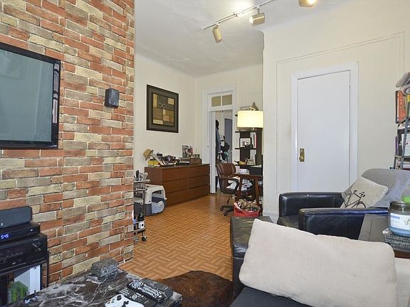 5th image of 437 E 80th St APT 29