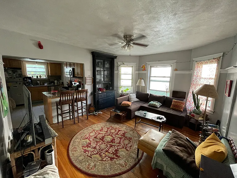 87 Easton St #1A — Photo 16