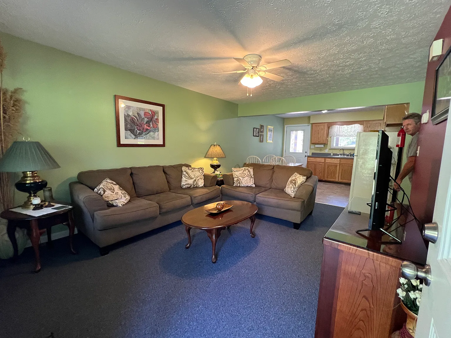 2 bed, 650 sqft, $900 — Photo 2