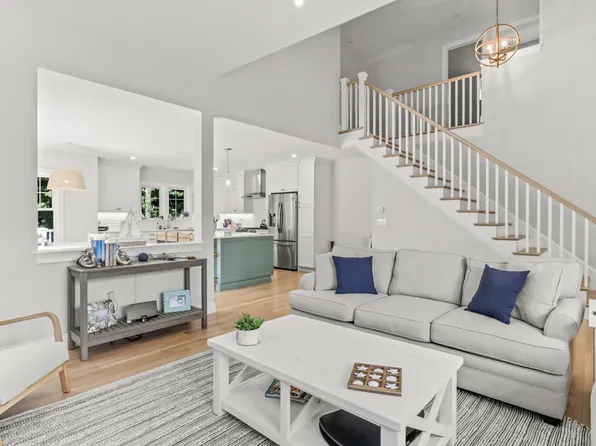 58 Cobblestone Circle, Mashpee, MA 02649