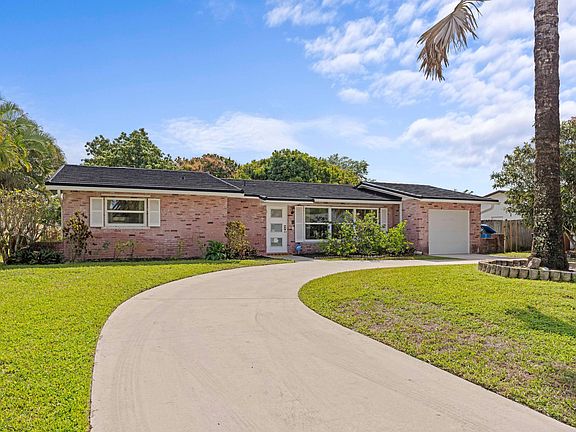 3rd image of 324 Sandpiper Avenue