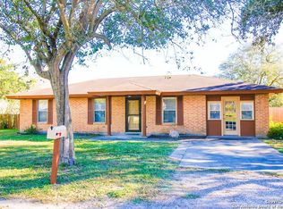407 E Randall St, Beeville, TX 78102