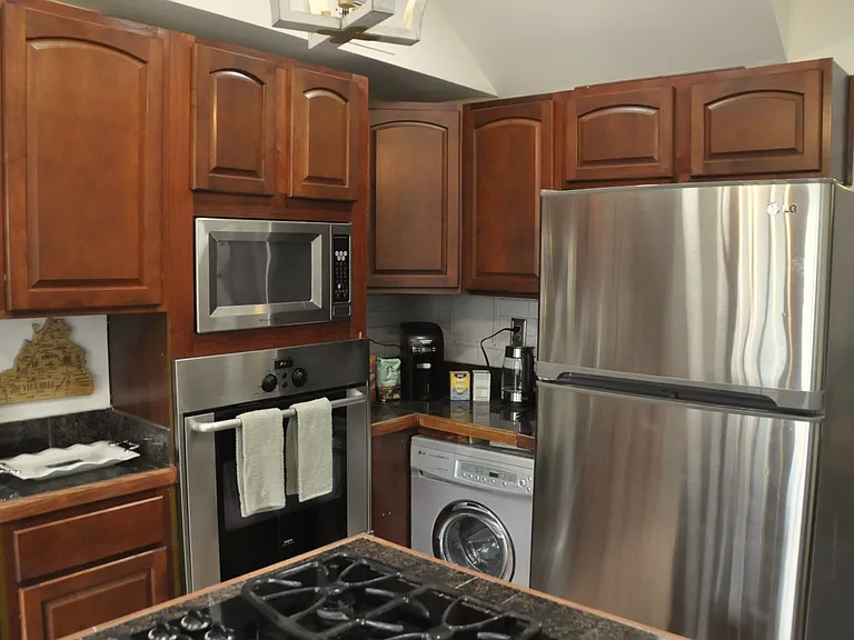 706 N Columbus St — Photo 7