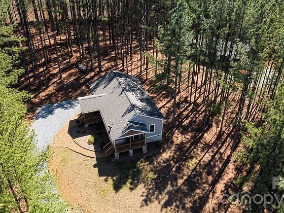3rd image of 386 Sunset Dr #14