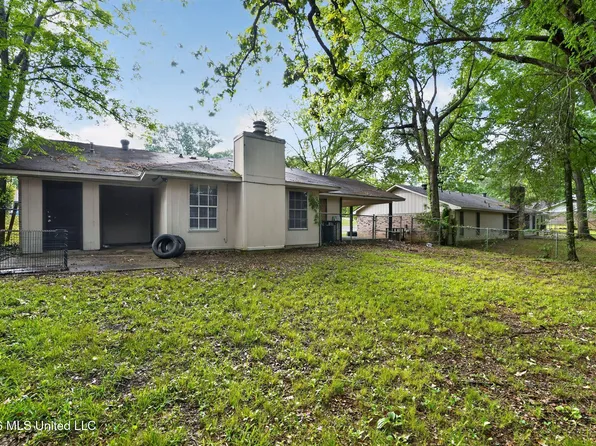 2137 Thousand Oaks Dr, Jackson, MS 39212