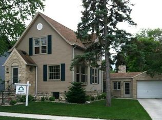 338 6th St, Fond Du Lac, WI 54935