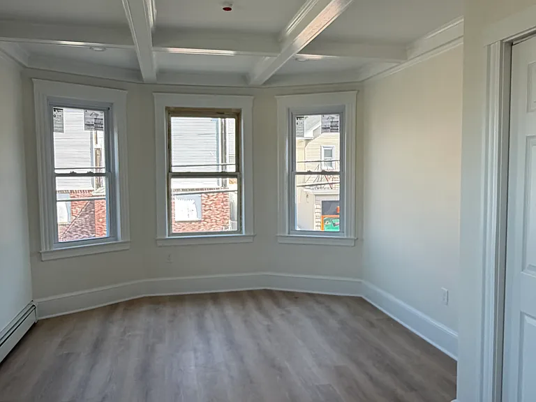 136-138 Winter St — Photo 5