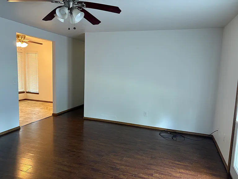 1904 Lanesboro Dr — Photo 16