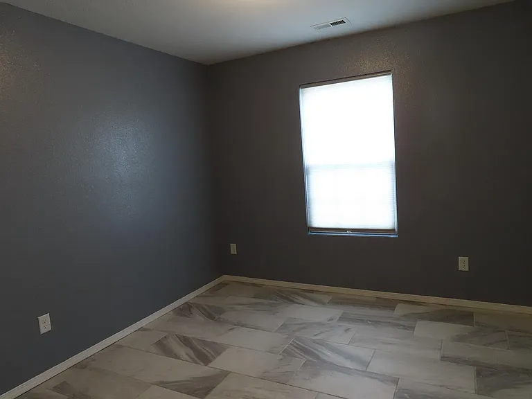 478 W Melody Ln — Photo 10