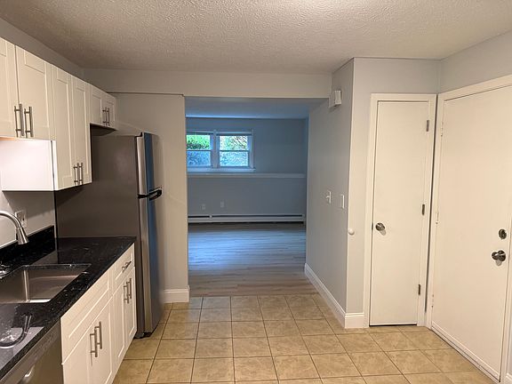 4th image of 2 Briarwood Dr #1