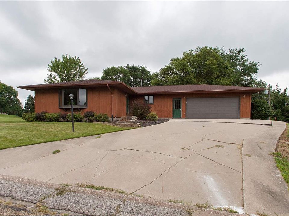 1st image of 208 Fairview Dr