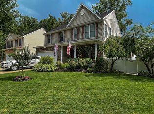 105 Sauers Ln, Glen Burnie, MD 21061