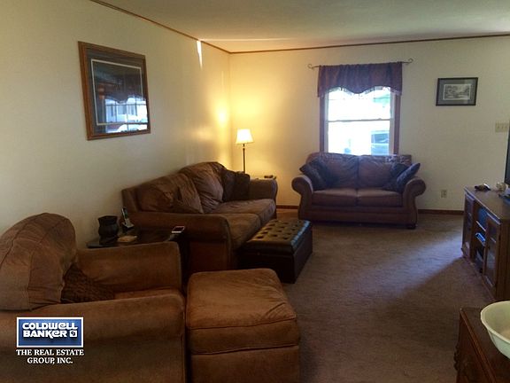 Spacious living room