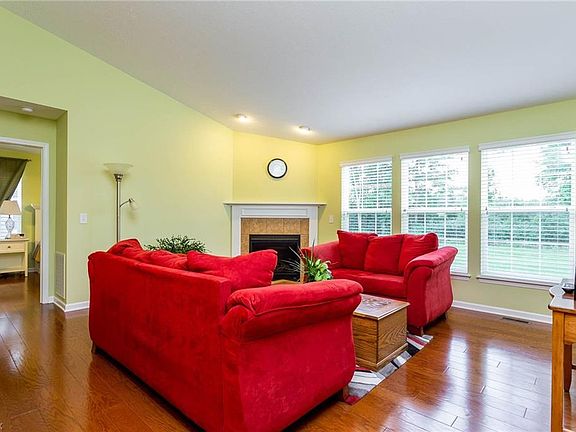 4th image of 4681 Lucinda Ct