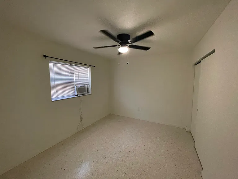 2220 N 19th Ave #6 — Photo 8