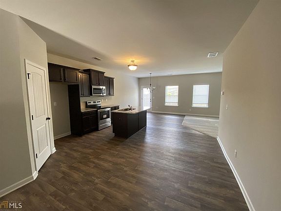 5th image of 104 Magnaview Dr