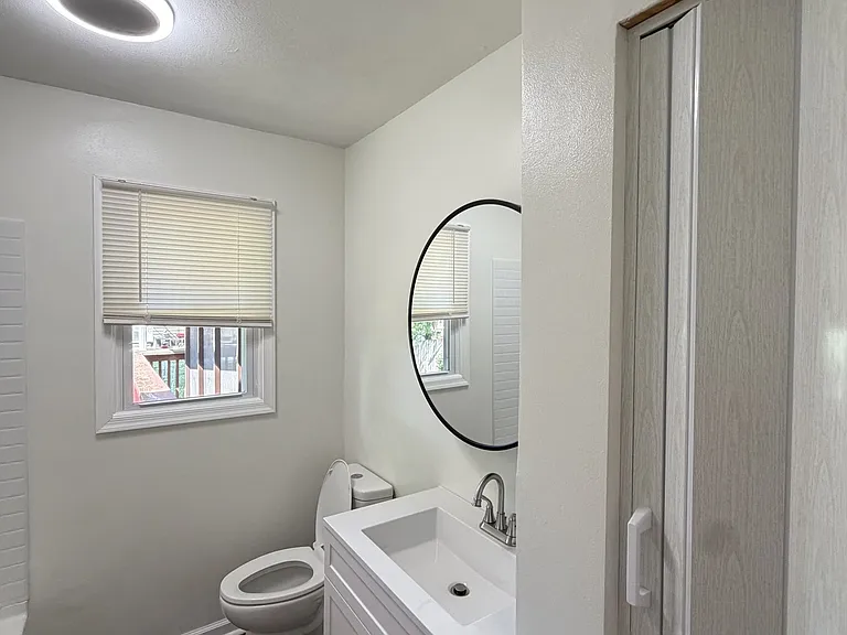 21 Berg Ave — Photo 4