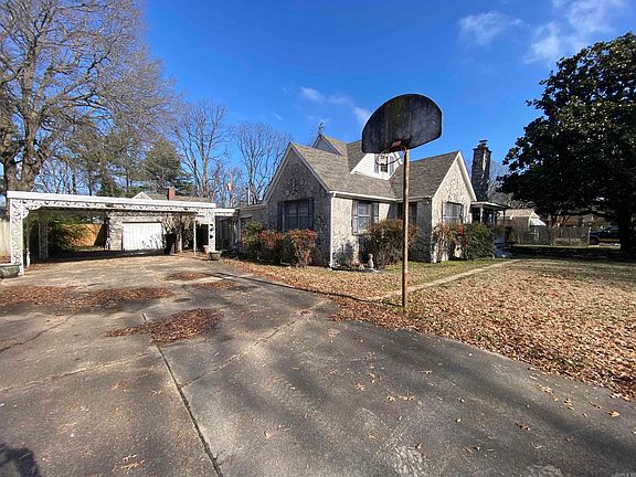 3rd image of 512 Bill Hudgens St