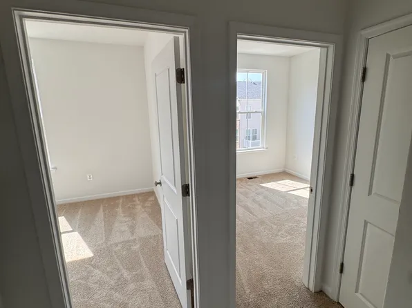 10173 Queens Way, Manassas, VA 20110