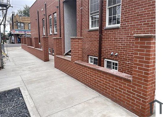 1st image of 10519 177th St #1