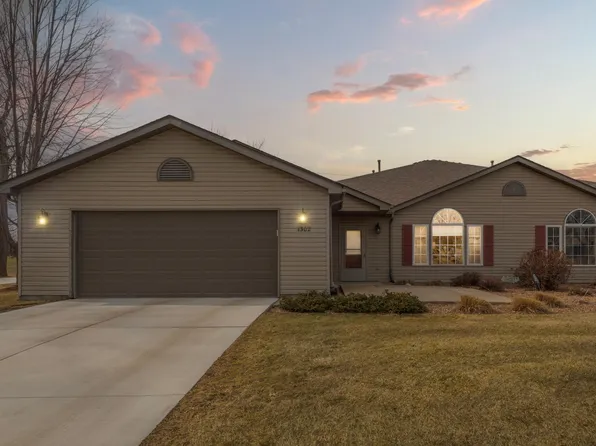 1302 25th Ave NW, Faribault, MN 55021