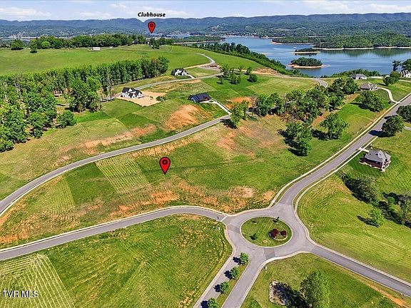 3rd image of 300 Cove Rd